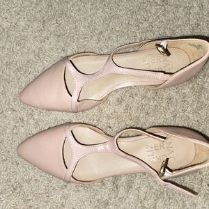 Naturalizer pointed toe flats - size 4